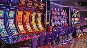 Filipino players browsing rollem sportsbook and casino on mobile